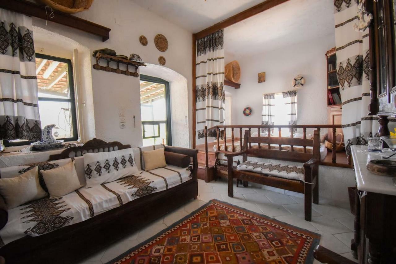 The Little House On The Hill Of Myrties Villa ภายนอก รูปภาพ
